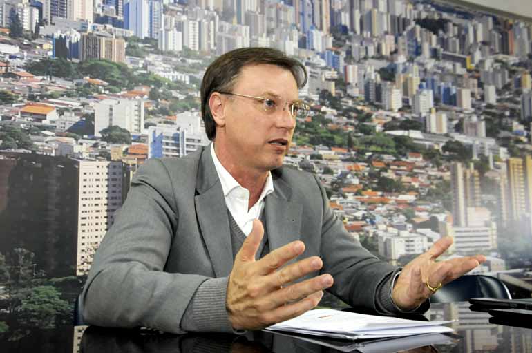Gustavo Carneiro Gustavo Carneiro