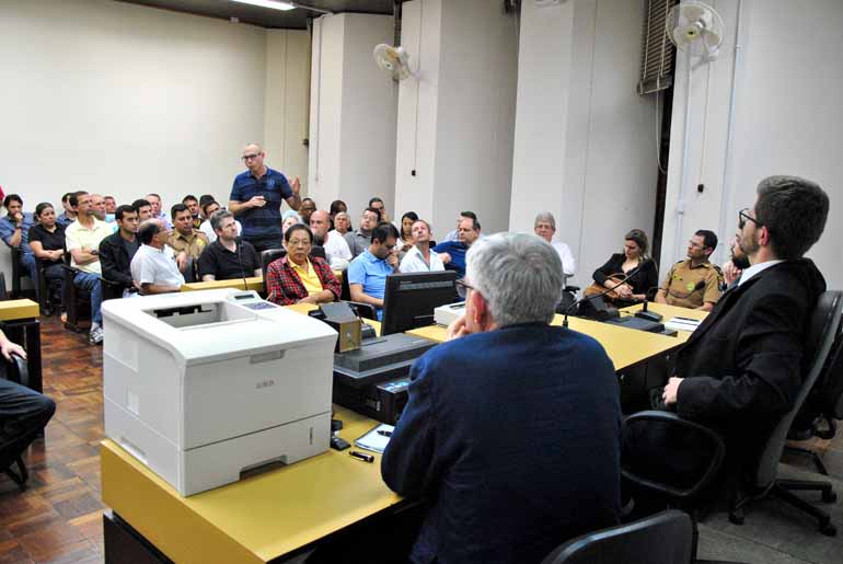 Antônio de Picolli/Divulgação - Como proposta do debate realizado na segunda-feira, uma audiência pública deve ser marcada nos próximos dias Antônio de Picolli/Divulgação - Como proposta do debate realizado na segunda-feira, uma audiência pública deve ser marcada nos próximos dias