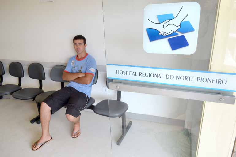Junio Silva está com a mulher e o filho recém-nascido internados no hospital: 
