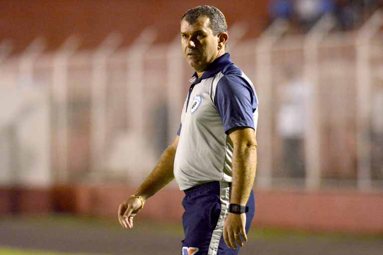 Divulgação/Londrina Esporte Clube - Tencati projeta que com mais três pontos nas últimas três rodadas o Tubarão se classifica entre os quatro primeiros Divulgação/Londrina Esporte Clube - Tencati projeta que com mais três pontos nas últimas três rodadas o Tubarão se classifica entre os quatro primeiros