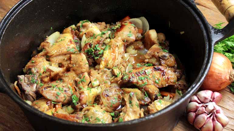 Divulgação - Frango caipira: receita popular de encher os olhos e a boca Divulgação - Frango caipira: receita popular de encher os olhos e a boca