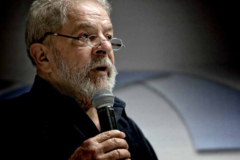 Resultado de imagem para Lula diz que dinheiro na conta é culpa da mão invisível do mercado