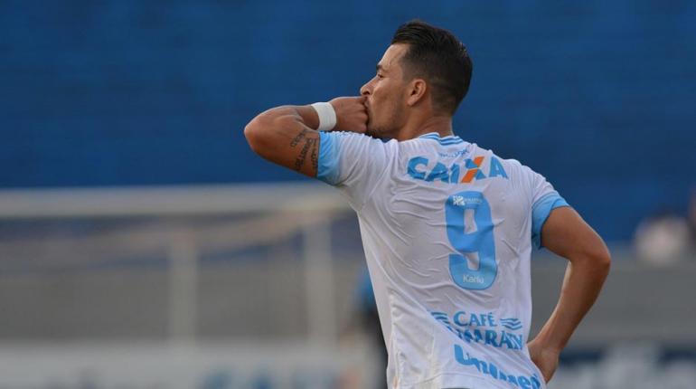 Gustavo Oliveira/ Londrina Esporte Clube - Belusso é o homem-gol do Tubarão Gustavo Oliveira/ Londrina Esporte Clube - Belusso é o homem-gol do Tubarão