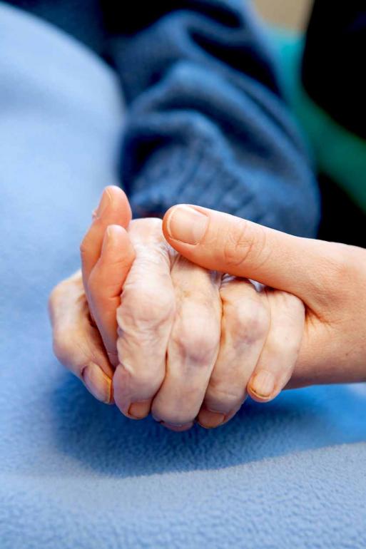 Shutterstock - Objetivo dos cuidados paliativos é amenizar a dor e o sofrimento de pacientes terminais e de suas famílias Shutterstock - Objetivo dos cuidados paliativos é amenizar a dor e o sofrimento de pacientes terminais e de suas famílias