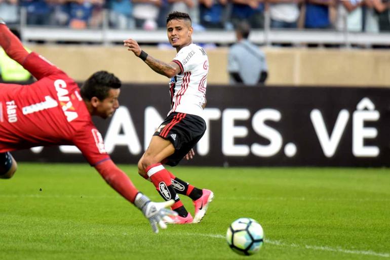 André Yanckous/AGIF/Estadão Conteúdo - Éverton abriu o placar, mas rubro-negro não conseguiu diminuir a diferença para Corinthians; mineiros seguem fora do G6 André Yanckous/AGIF/Estadão Conteúdo - Éverton abriu o placar, mas rubro-negro não conseguiu diminuir a diferença para Corinthians; mineiros seguem fora do G6