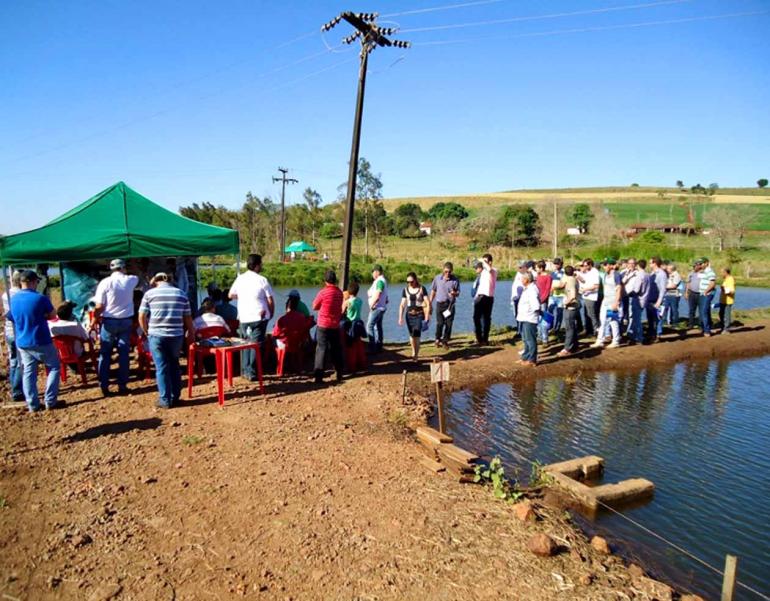 Emater/Divulgação - De custo mais baixo, a maioria da produção de peixes virá de tanques escavados Emater/Divulgação - De custo mais baixo, a maioria da produção de peixes virá de tanques escavados