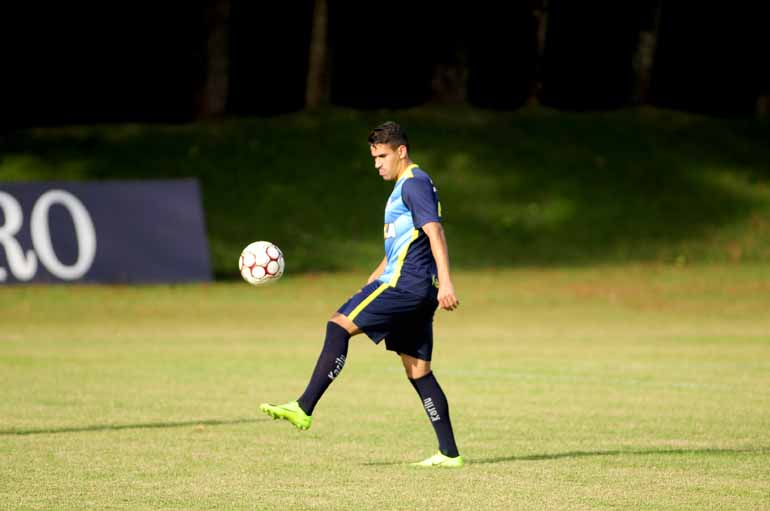 Marcos Zanutto/30-05-2017 - O meia Thiago Lopes (foto) entra no lugar de Celsinho, suspenso, e o será o responsável pela armação da equipe alviceleste Marcos Zanutto/30-05-2017 - O meia Thiago Lopes (foto) entra no lugar de Celsinho, suspenso, e o será o responsável pela armação da equipe alviceleste