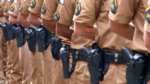 Moradores compram armas para policiais no Paraná
