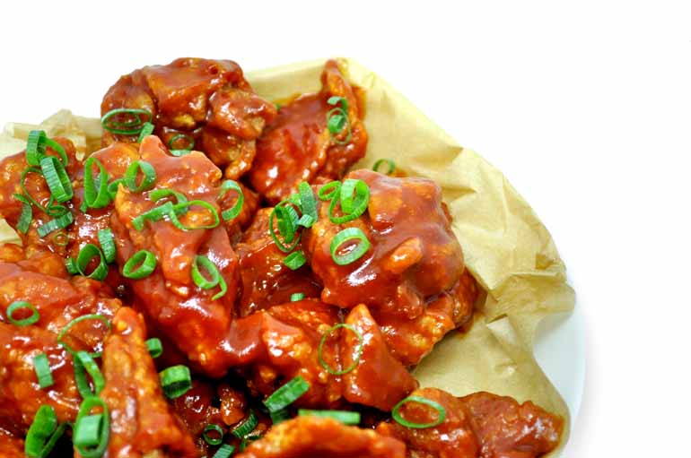 Luiz de Paula/ Divulgação - ‘Boneless Chicken Wings’: coxas tenras no lugar das asas de frango Luiz de Paula/ Divulgação - ‘Boneless Chicken Wings’: coxas tenras no lugar das asas de frango