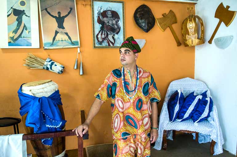 Ricardo Chicarelli - Segundo ogan Robson Arantes, Londrina tem 450 terreiros e muitos já foram atacados Ricardo Chicarelli - Segundo ogan Robson Arantes, Londrina tem 450 terreiros e muitos já foram atacados