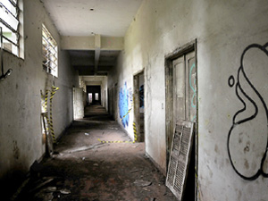 Resultado de imagem para hospital abandonado cambé