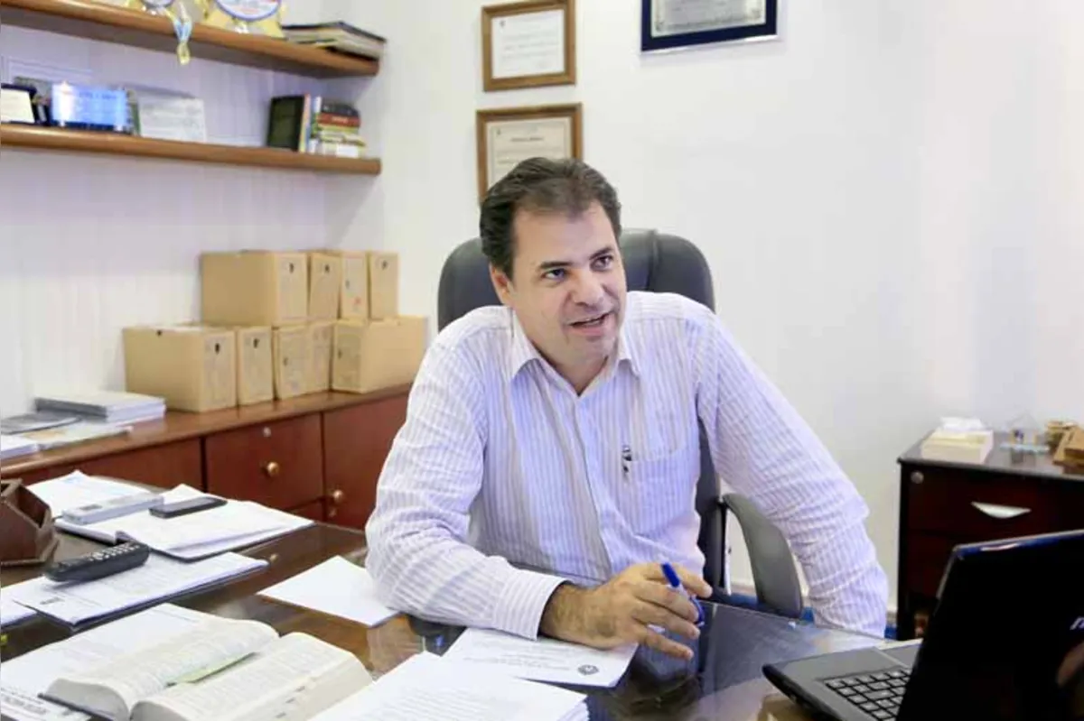 Imagem ilustrativa da imagem Vereadores decidem futuro de prefeito
