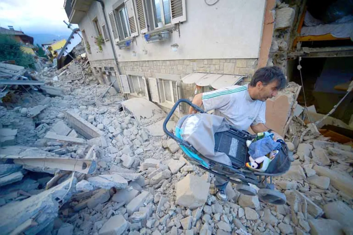 Imagem ilustrativa da imagem Terremoto atinge região central da Itália e deixa 159 mortos