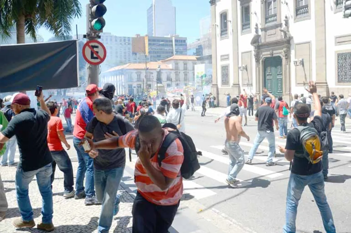 Imagem ilustrativa da imagem PM prende nove pessoas em confronto no Rio