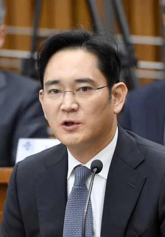 Neto do fundador da empresa, Lee Jae-Yong é suspeito de suborno e perjúrio