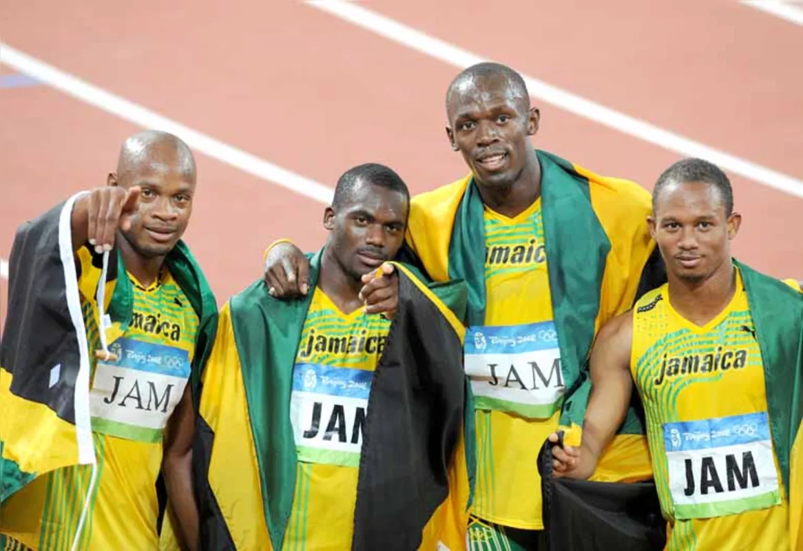 Time jamaicano formado por Asafa Powell, Nesta Carter, Usain Bolt e Michael Frater perdeu o título olímpico com a decisão do COI