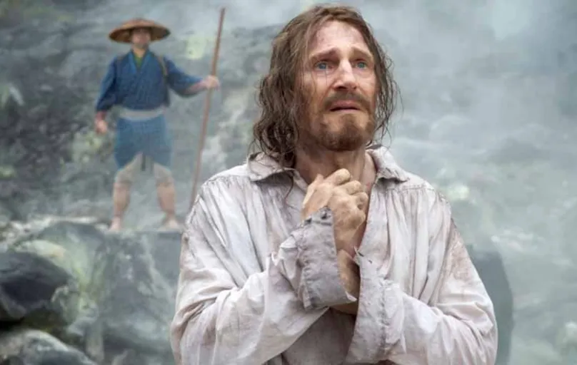Liam Neeson no cartaz oficial de "Silence": um épico religioso