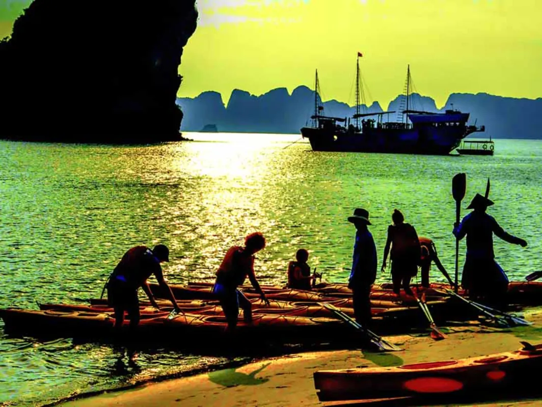Dois momentos na Baía Ha Long: entre as paisagens fascinantes do Vietnã registradas por Alice Ogawa