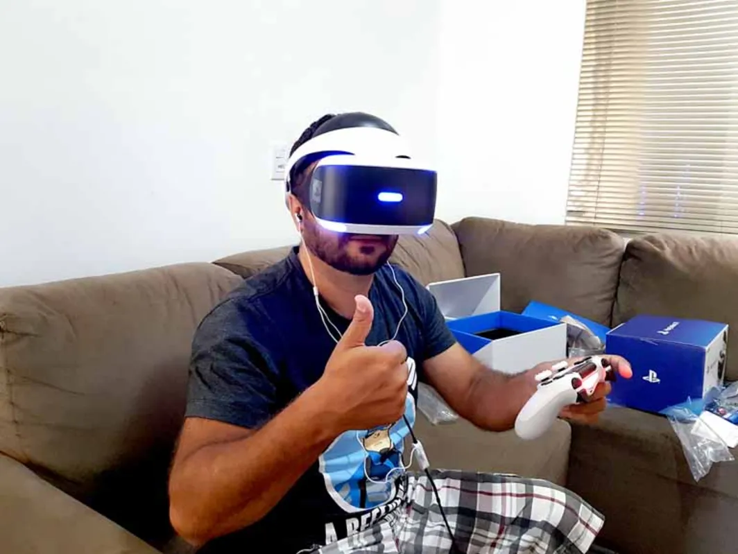 O programador Vágner Silva recomenda jogar o game com o óculo VR: "É o melhor Resident Evil dos últimos anos"
