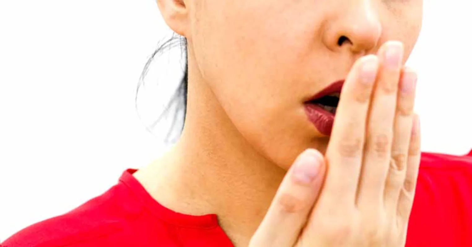 Segundo especialista, aproximadamente 90% das causas da halitose têm origem na boca