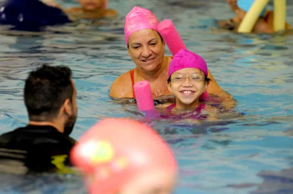 "A Tiemi tornou-se uma criança mais feliz; quando está na piscina, não para de sorrir. Isso não tem preço", disse a mãe Claudia Yoshida