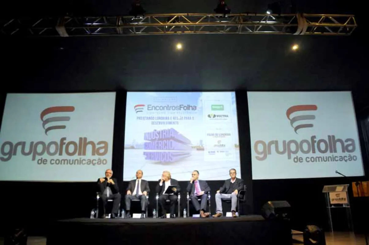 Participantes do 7o EncontrosFolha, que discutiu o tema "Projetando Londrina e Região para o Desenvolvimento: Indústria, Comércio e Serviços", em julho de 2016