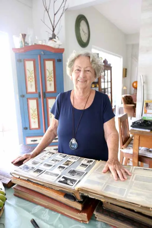 Freya Arrabal Schultheiss chegou em Londrina em 1931, com dois anos, na companhia apenas da mãe, que abriu uma padaria e um comércio no centro de Londrina