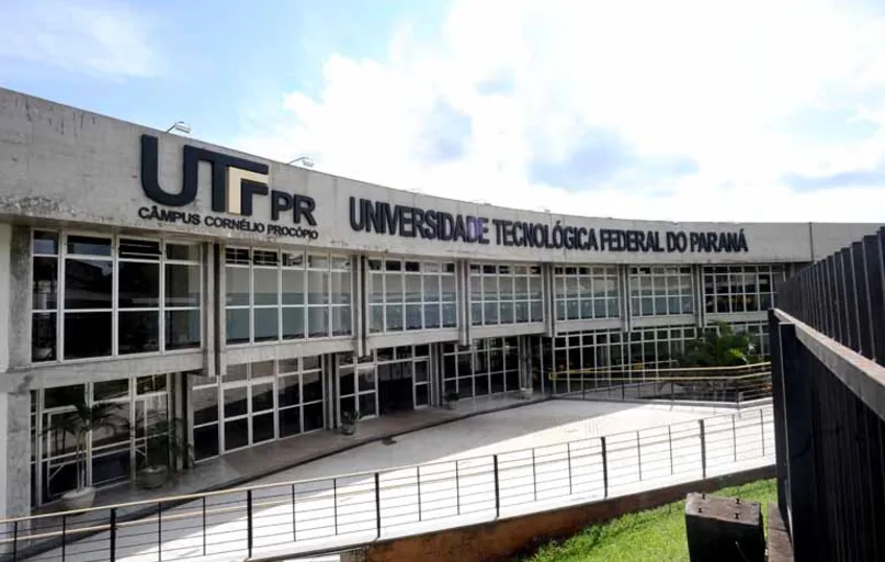 Com 2.522 alunos matriculados, a UTFPR possibilita a oferta de mão de obra qualificada, além de impulsionar o comércio e o setor de serviços na região