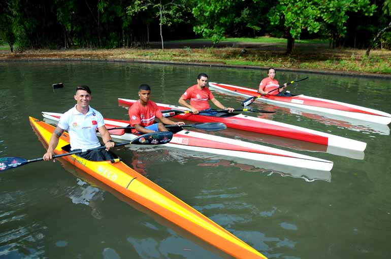 Igor Tofalini, Roberto Silva, Geovane Vieira e Brenda Kelen integram a equipe do Iate Clube que disputa a seletiva neste fim de semana