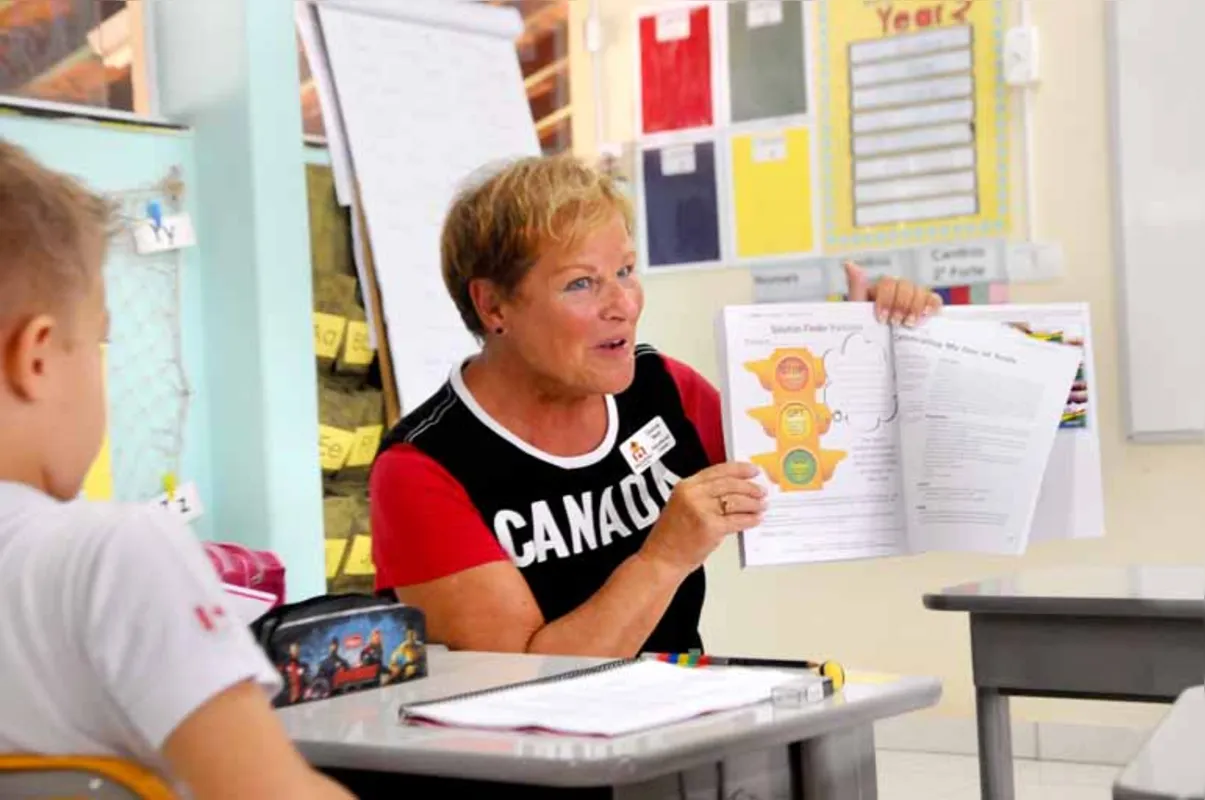 "Regular o pensamento, as emoções e o comportamento é fundamental para o sucesso na escola, no trabalho e na vida", diz a educadora canadense Donna Ward