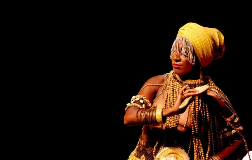 Oxum na representação artística do Balé Folclórico da Bahia: a doçura feminina