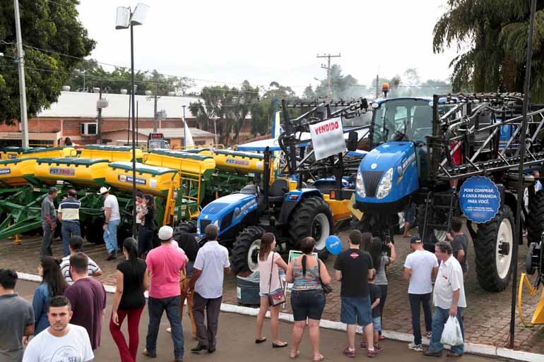 Nos bancos, o interesse foi grande nas linhas de financiamento para maquinário e implementos agrícolas
