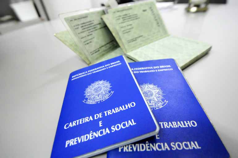 No acumulado dos 12 meses, Londrina registra um saldo negativo de 2,50% nas contratações com carteira assinada
