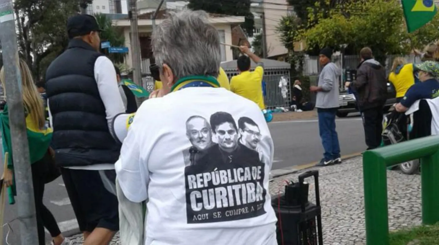 Imagem ilustrativa da imagem Defesa de Lula vê 'perseguição política' em interrogatório de Moro