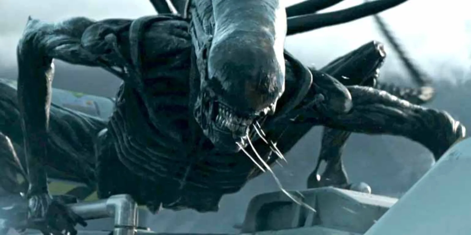 No filme, Riddley Scott presta um tributo ao artista suíço Hans Ruedi Giger que deu formas tenebrosas ao Alien e morreu em 2014