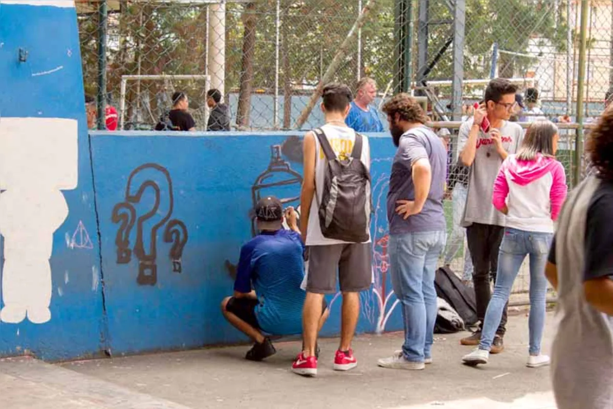 Grafite na Escola Municipal Esmeralda Duarte da Silva, Severínea (SP): alunos sintonizados com a arte urbana