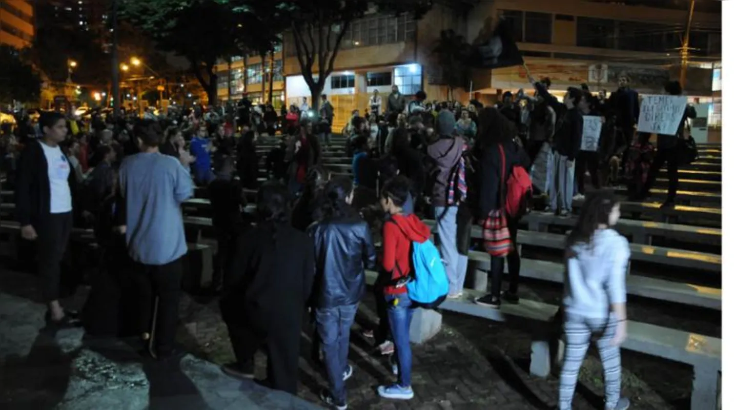 Imagem ilustrativa da imagem Manifestantes protestam contra Temer em Londrina e Curitiba