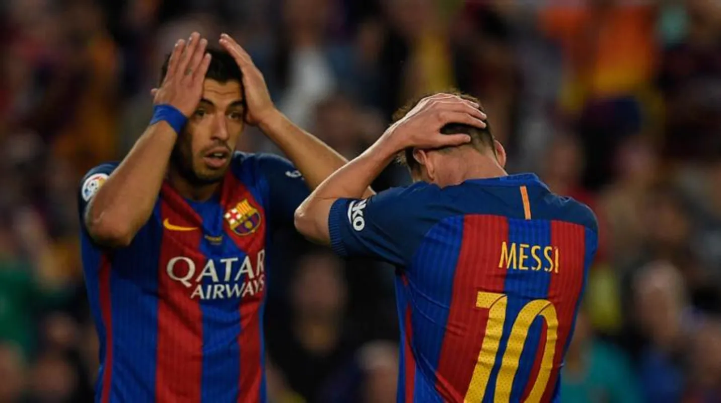 Suárez e Messi lamentam o vice-campeonato