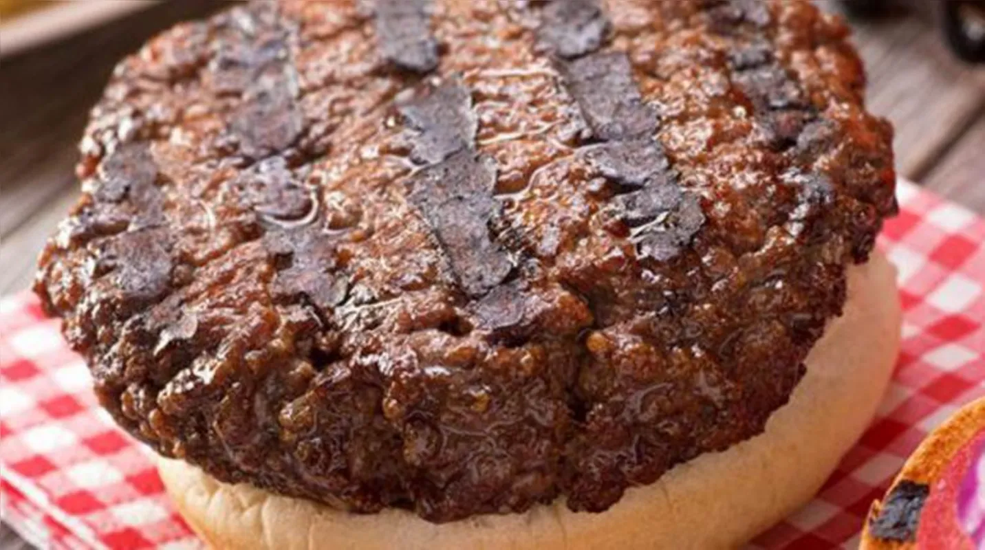 Imagem ilustrativa da imagem Anvisa proíbe venda de hambúrguer de 2 empresas envolvidas na Carne Fraca