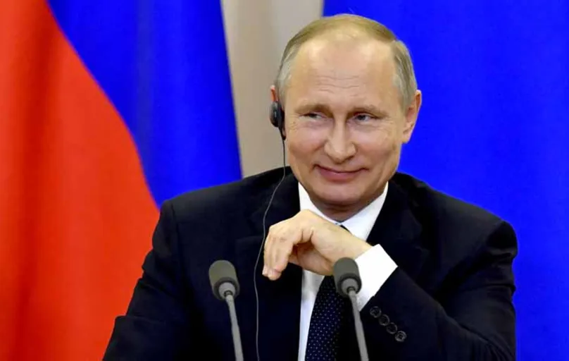 O presidente russo, Vladimir Putin: piadas, ironias e críticas ao falar sobre o escândalo nos Estados Unidos