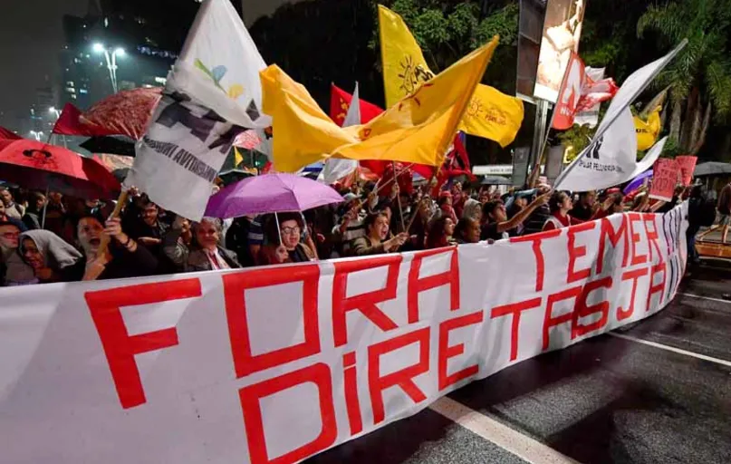 Tradicional palco de protestos em São Paulo, a Avenida Paulista foi tomada ontem por centenas de pessoas