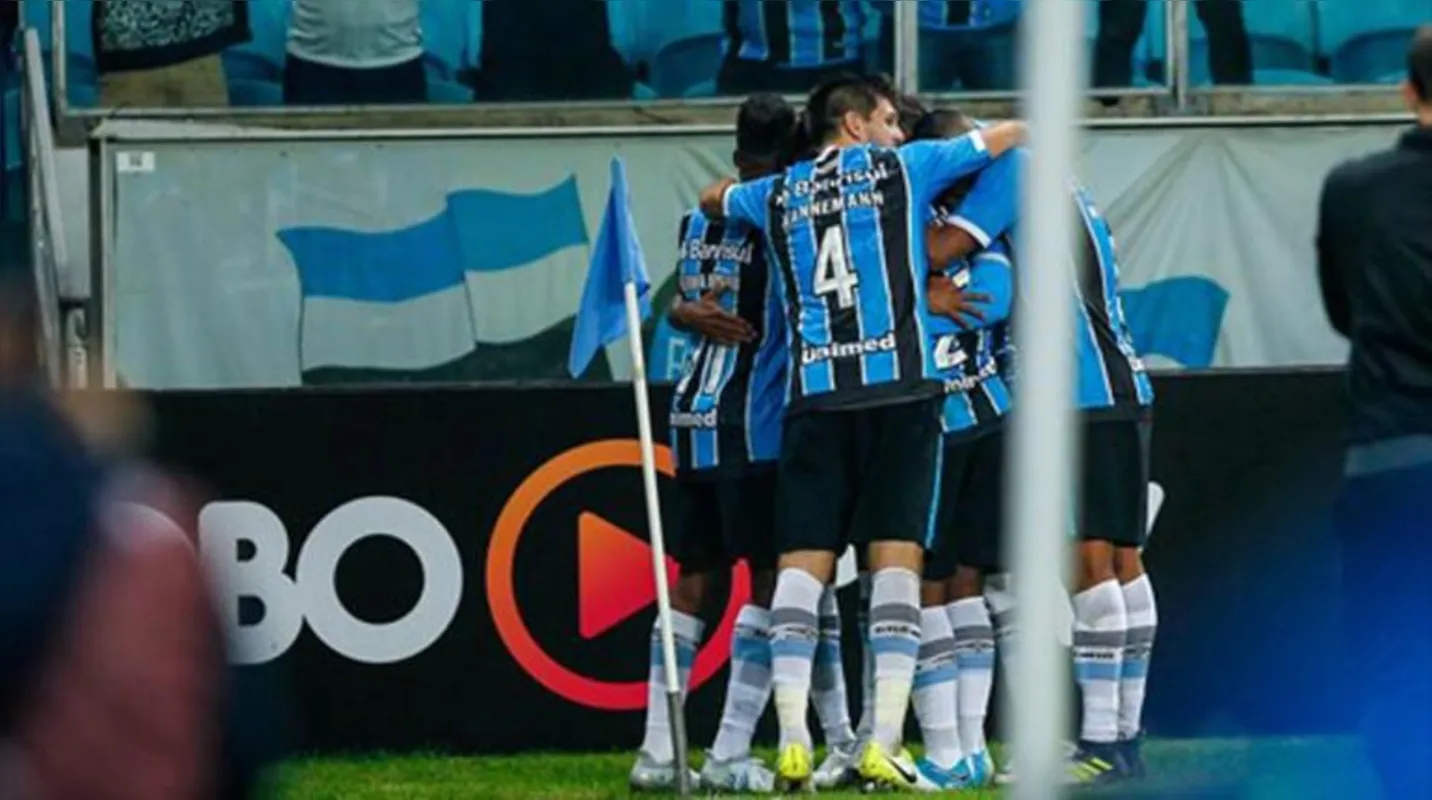 Imagem ilustrativa da imagem Grêmio derrota o Bahia com gol no final e segue na cola do líder Corinthians