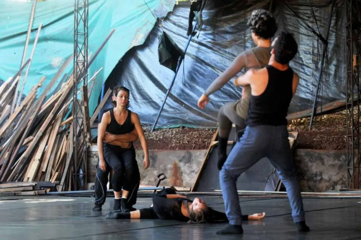 O Ballet de Londrina apresenta no sábado (1) seu mais recente espetáculo: "Uma Oração Pelo Fim do Mundo"