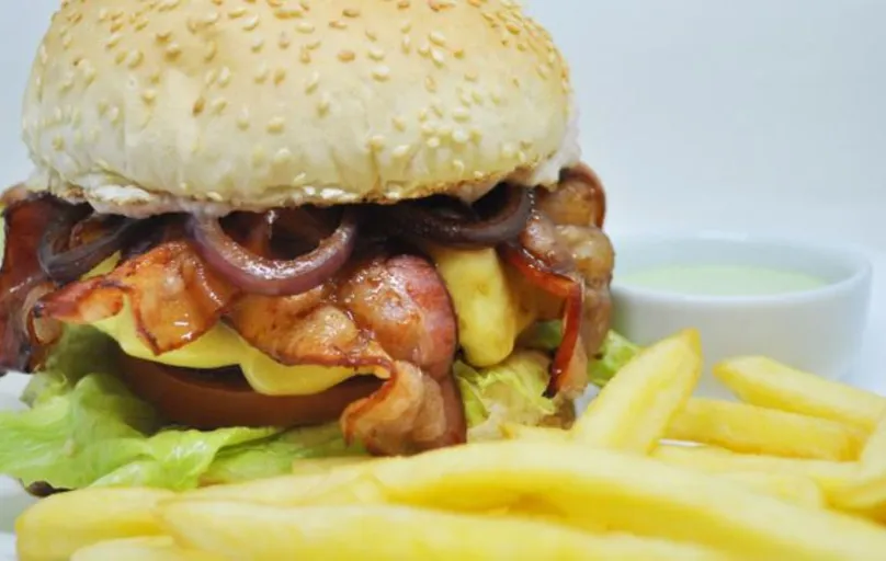 Wall Street: hambúrguer com sabor novaiorquino tem 160g de carne pura