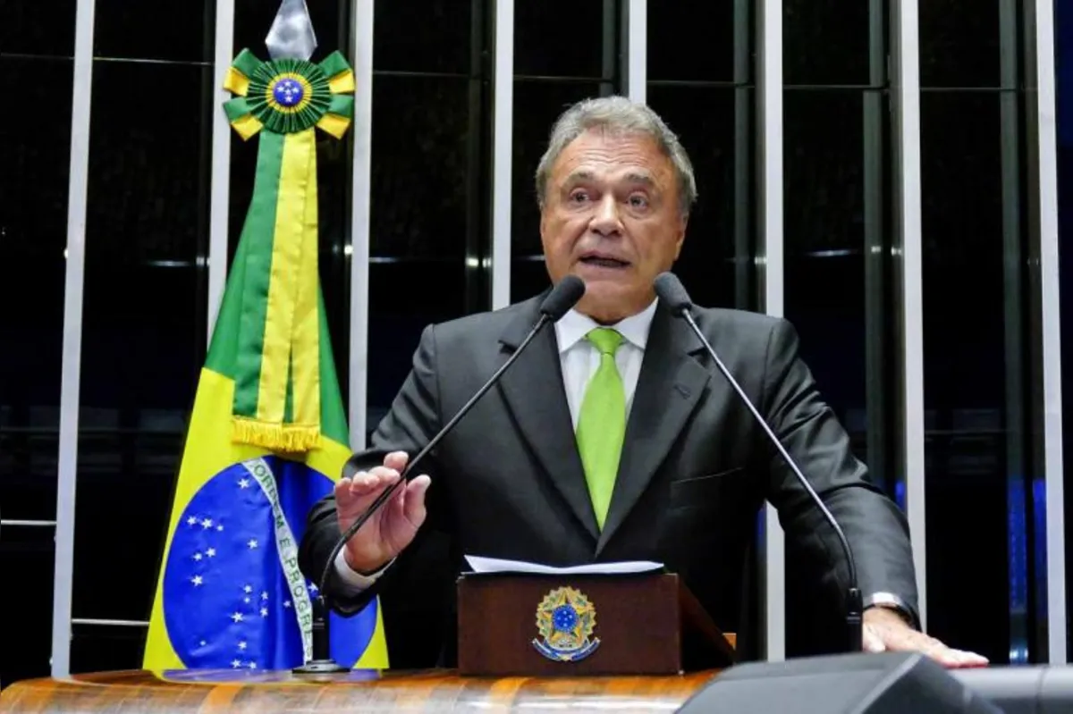 "Queremos implantar no Brasil a ideia do partido movimento", diz Alvaro Dias, que pretende se lançar ao Palácio do Planalto em 2018