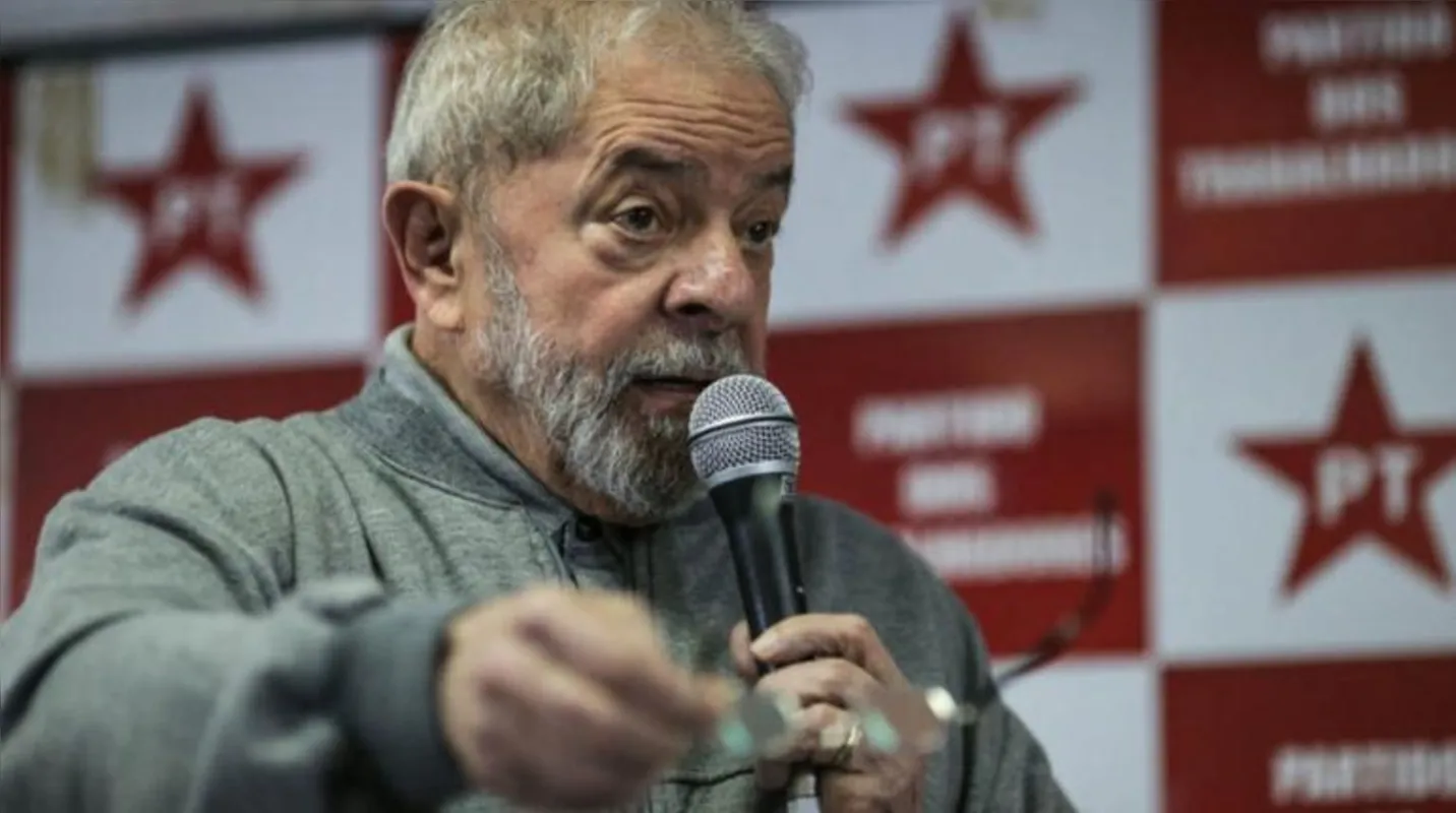 Imagem ilustrativa da imagem Lula é condenado a 9 anos e seis meses de prisão