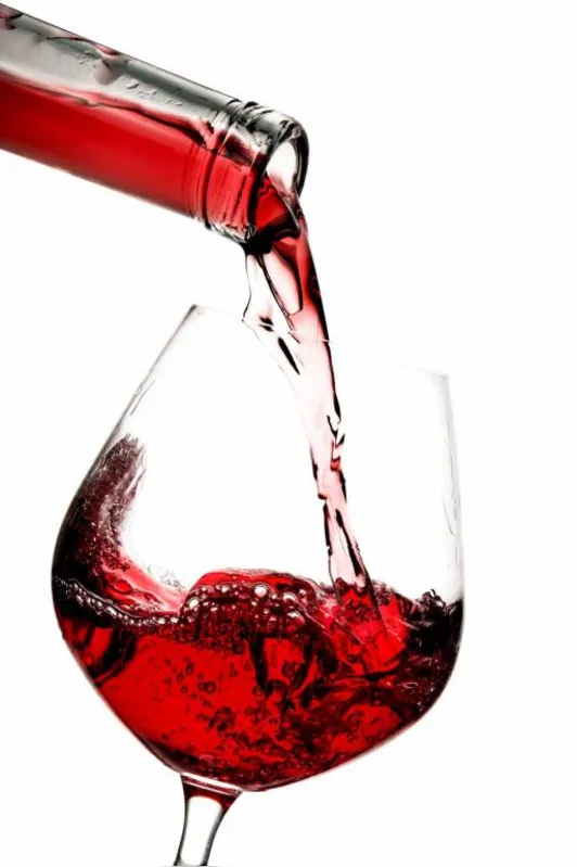 Embora o vinho já esteja pronto para consumo quando colocado à venda, algumas pessoas poderão deixar a bebida envelhecer ainda mais em casa e gostar do sabor resultante"