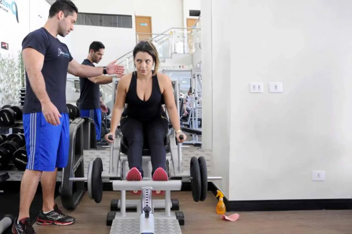 "O ortopedista indicou o alongamento e fortalecimento muscular; hoje não sinto mais nenhuma dor", afirma Luciana Bueno Sampaio