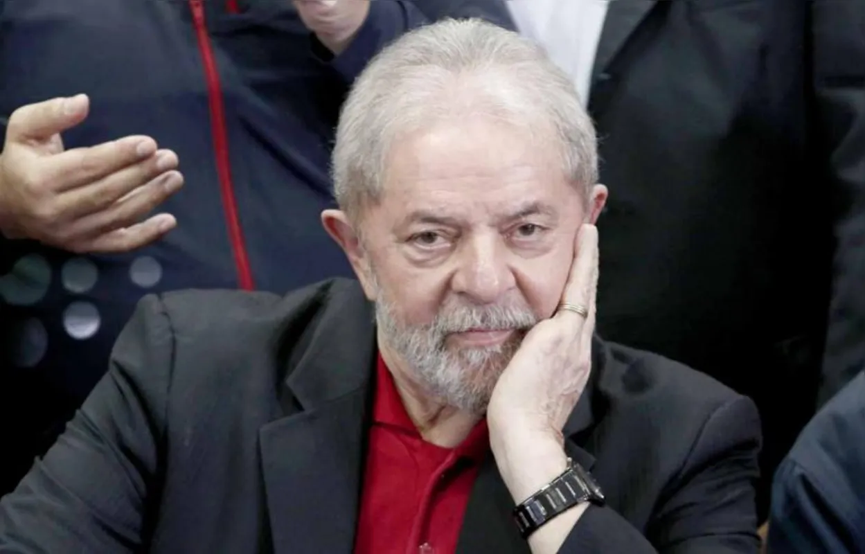 Lula assinou ontem a intimação de sua sentença de nove anos e seis meses de prisão e afirmou ao juiz Sérgio Moro que vai recorrer