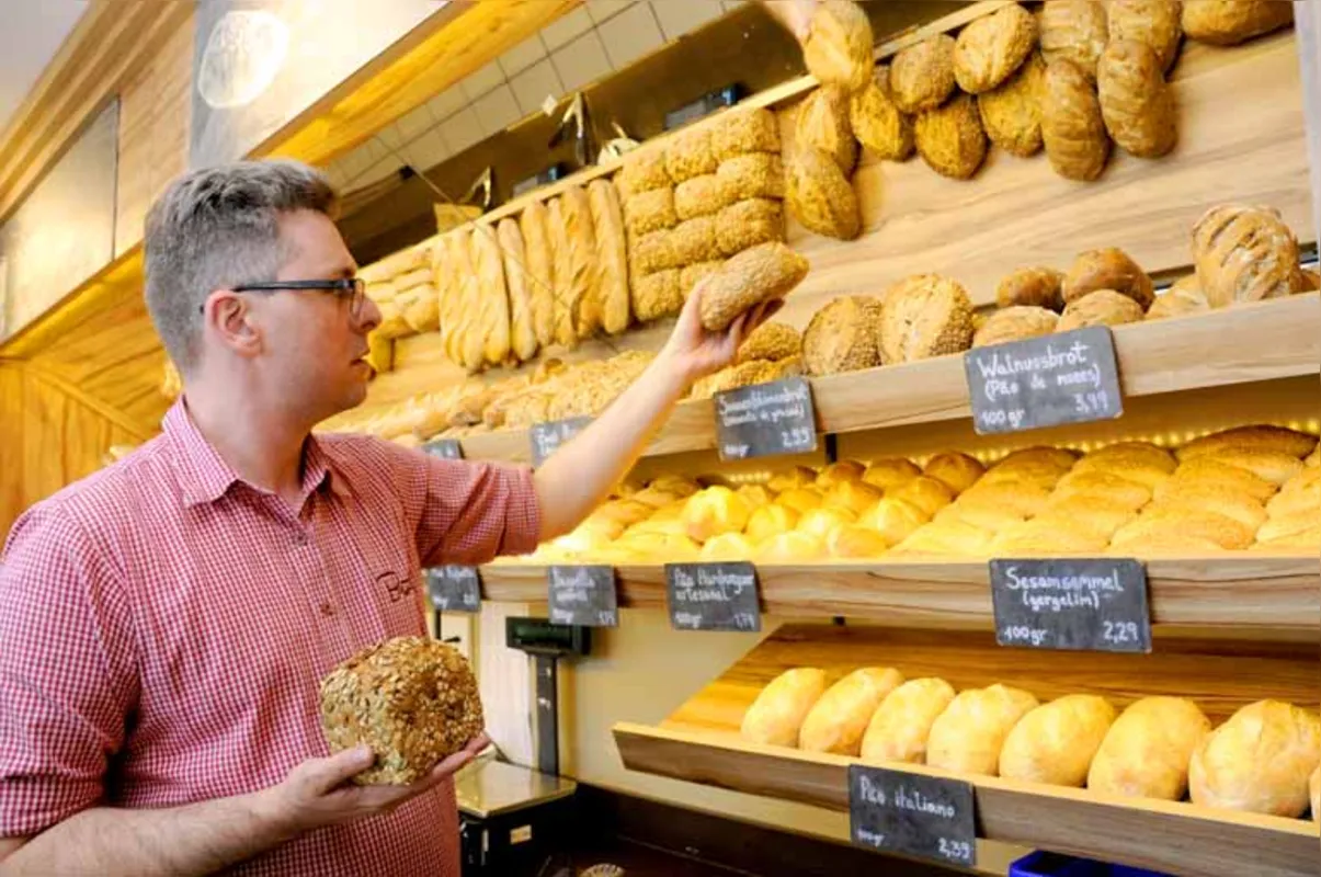 "Assim como o arroz e o feijão são para o brasileiro, o pão é para o alemão", diz Jacob Ketterer. Veja vídeo utilizando o aplicativo da Realidade Aumentada